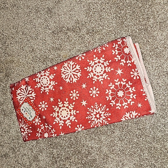 📚Red Snowflake Microfiber Towel #UU - Picture 1 of 3